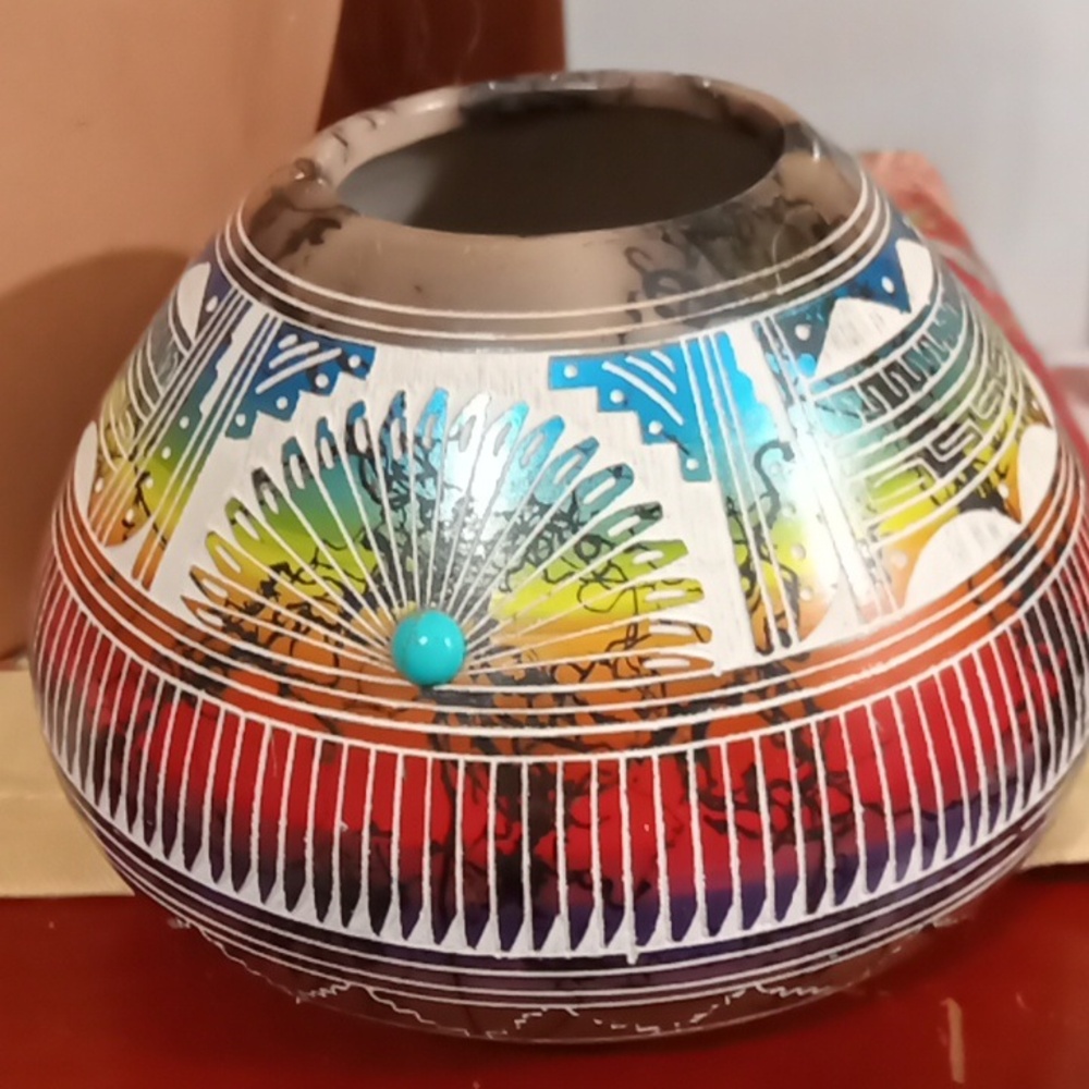 Hilde Whitegoat Navajo Artist Rare HTF ceramic bowl.